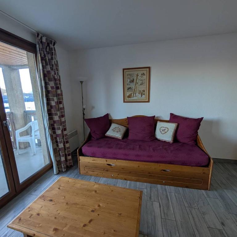 Charmant 2 Pièces avec Parking et Balcon Vue Montagne - Appartement 1 Chambre - 2