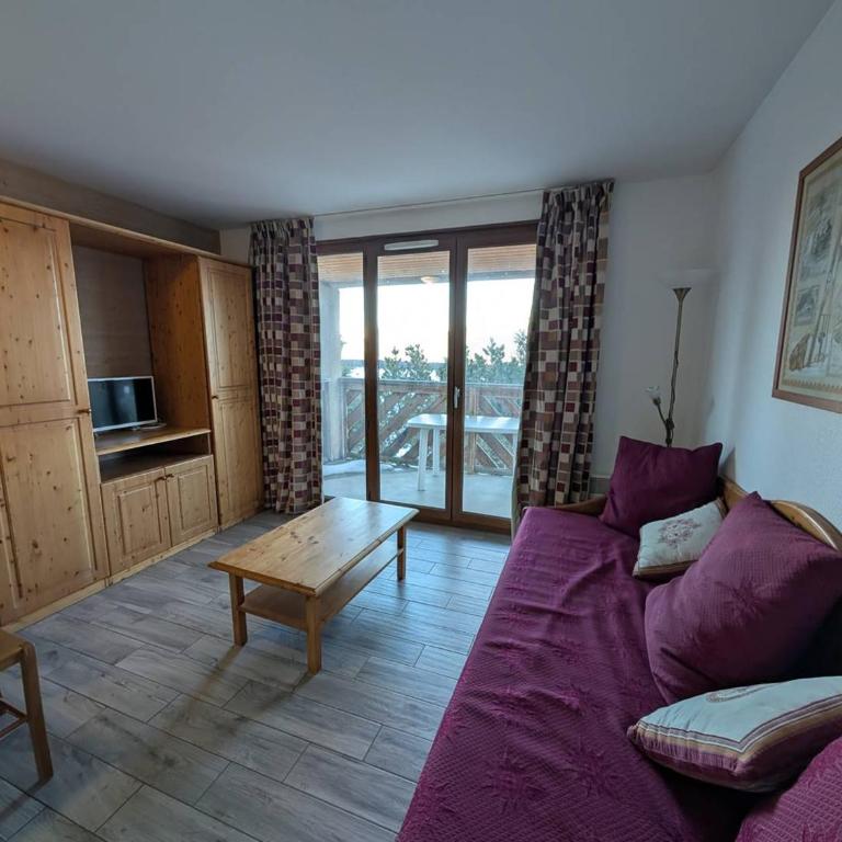 Charmant 2 Pièces avec Parking et Balcon Vue Montagne - Appartement 1 Chambre - 5