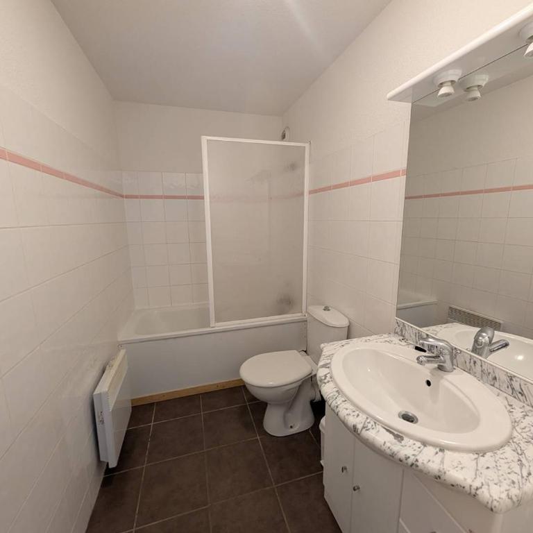 Charmant 2 Pièces avec Parking et Balcon Vue Montagne - Appartement 1 Chambre - 7