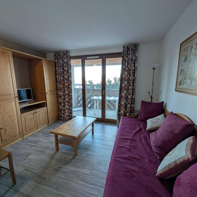 Charmant 2 Pièces avec Parking et Balcon Vue Montagne - Appartement 1 Chambre - 1