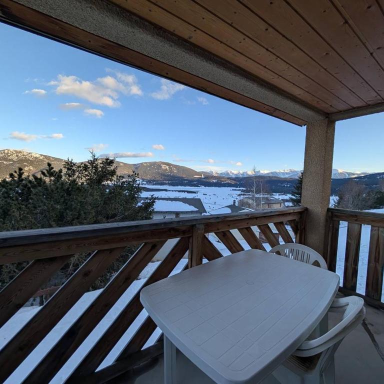 Charmant 2 Pièces avec Parking et Balcon Vue Montagne - Appartement 1 Chambre - 9