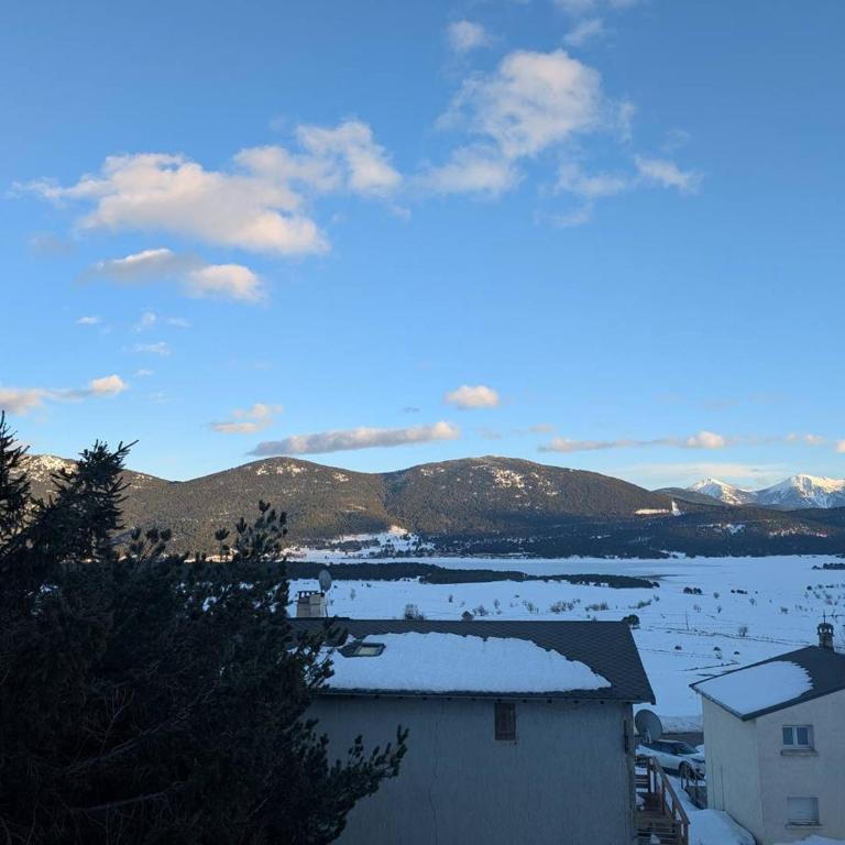 Charmant 2 Pièces avec Parking et Balcon Vue Montagne - Appartement 1 Chambre - 10