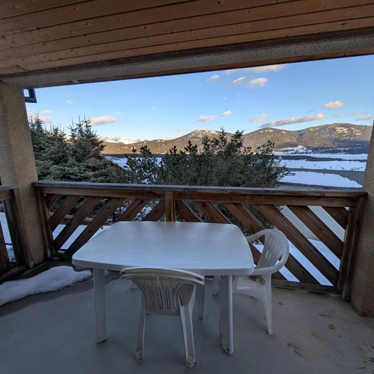 Charmant 2 Pièces avec Parking et Balcon Vue Montagne - Appartement 1 Chambre - 11
