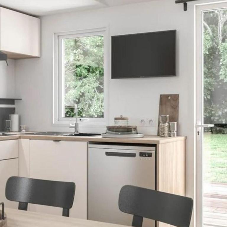 Mobil-home 3 Chambres - 7 Personnes, Terrasse - API-1-52-1627 - Mobile Home - 2