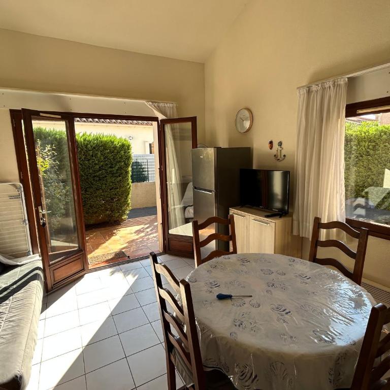 Pavillon 2 Chambres avec Parking à Argelès-sur-Mer - FR-1-837-97 - Maison de Vacances - 9