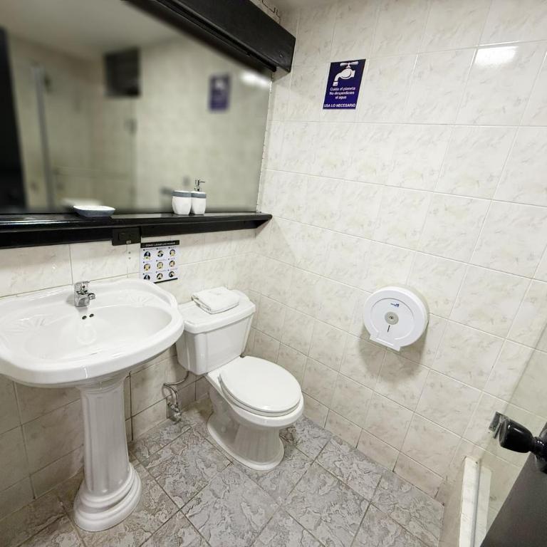 Hotel Santamaria en quito - Habitación Deluxe - 3