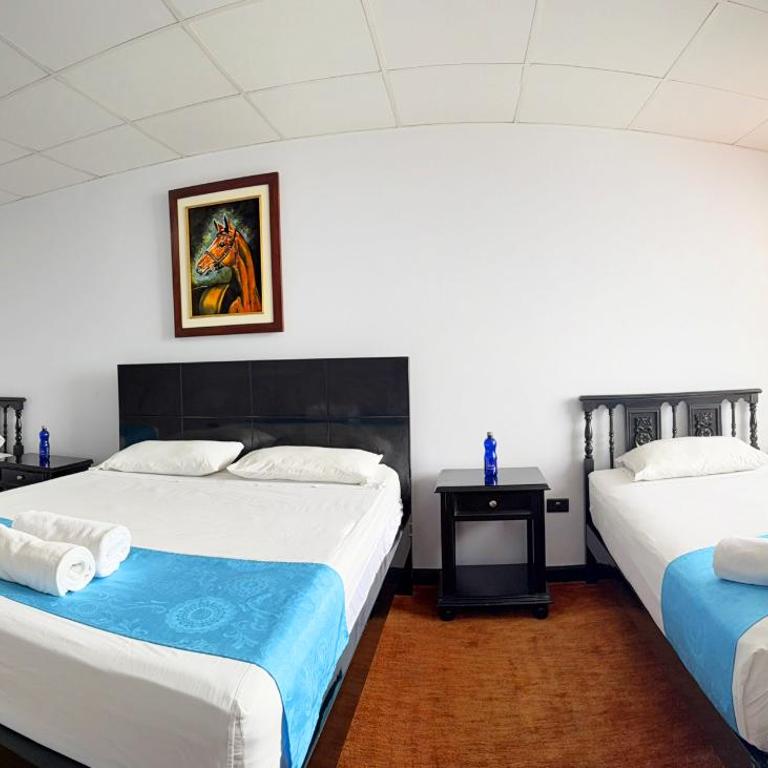 Hotel Santamaria en quito - Habitación Triple - 6