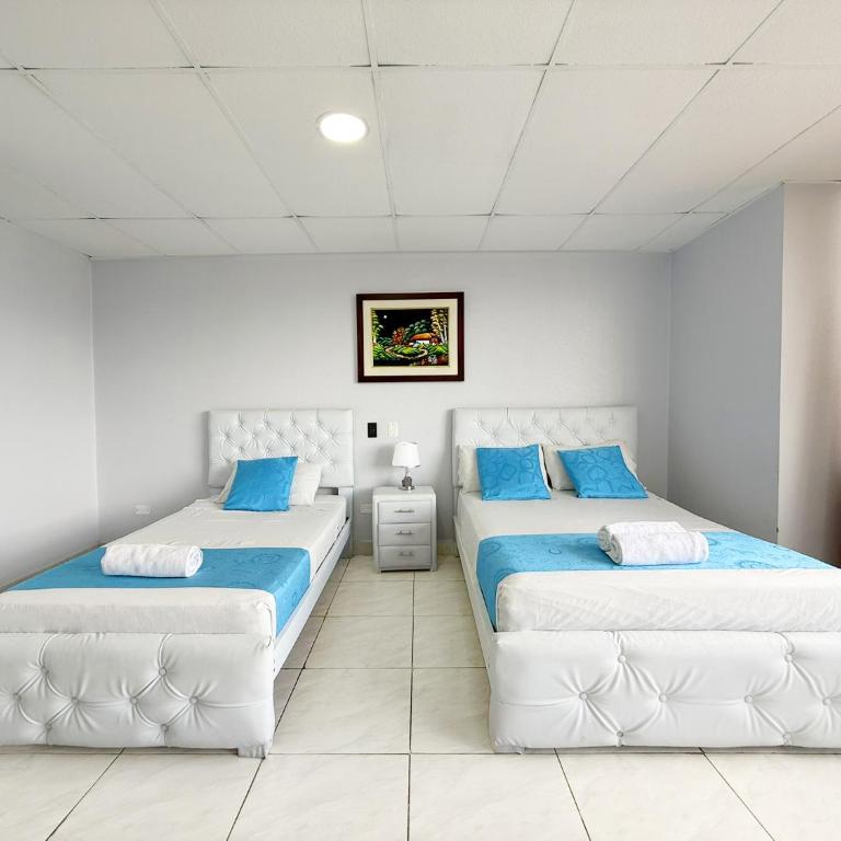Hotel Santamaria en quito - Habitación Familiar - 5