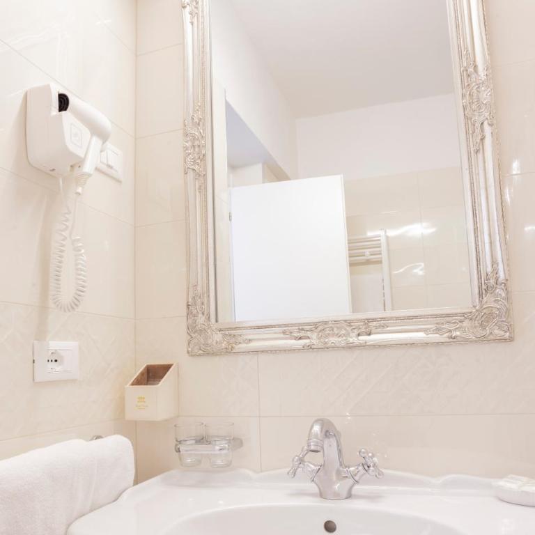 Villa Royal - Deluxe Double Room with Terrace - 6