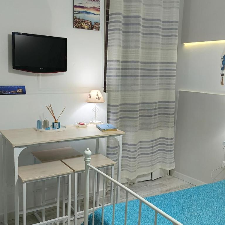 Piccola Partenope - Monolocale Familiare - 28