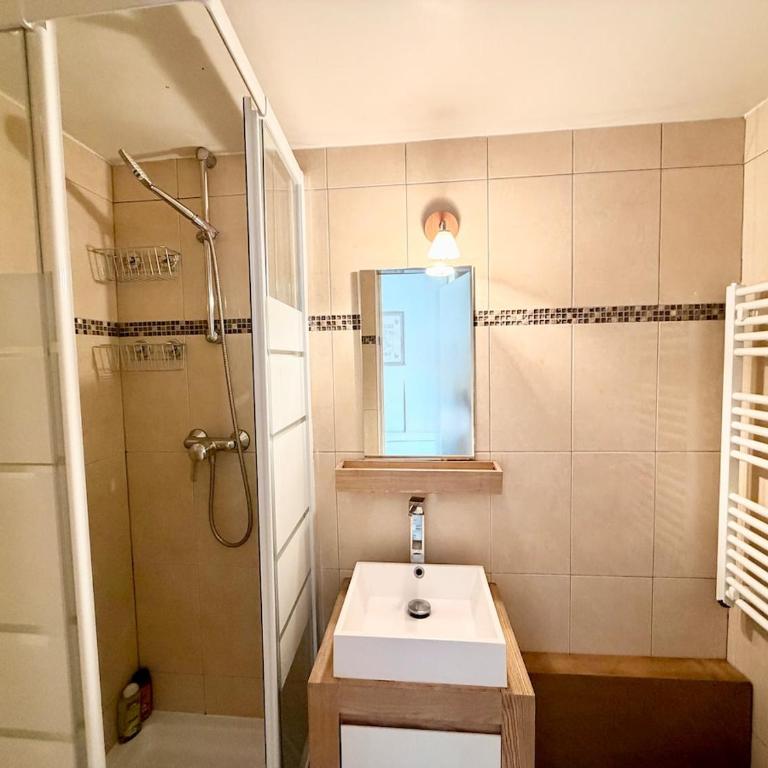 Charming Parisian apartment Paris 2 Central - Appartement 2 Chambres - 12