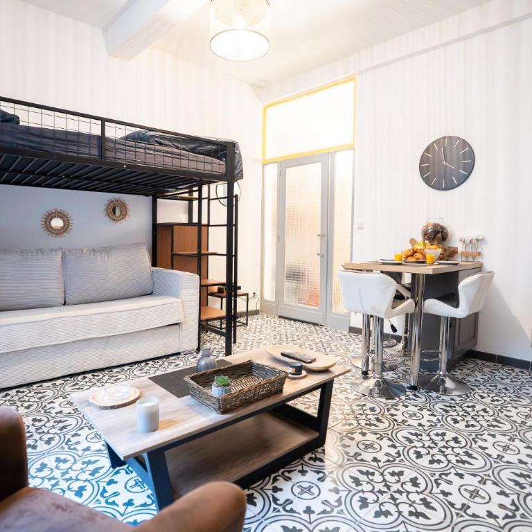 Charming studio with sofa, bed and terrace-AS - Studio - 2