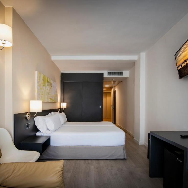 Hotel Marina - Habitación Doble Estándar con balcón - 1 o 2 camas - 1