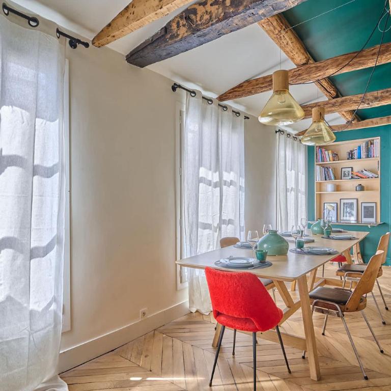 Superb flat with terrace in the centre of Paris - Three-Bedroom Apartment - 3