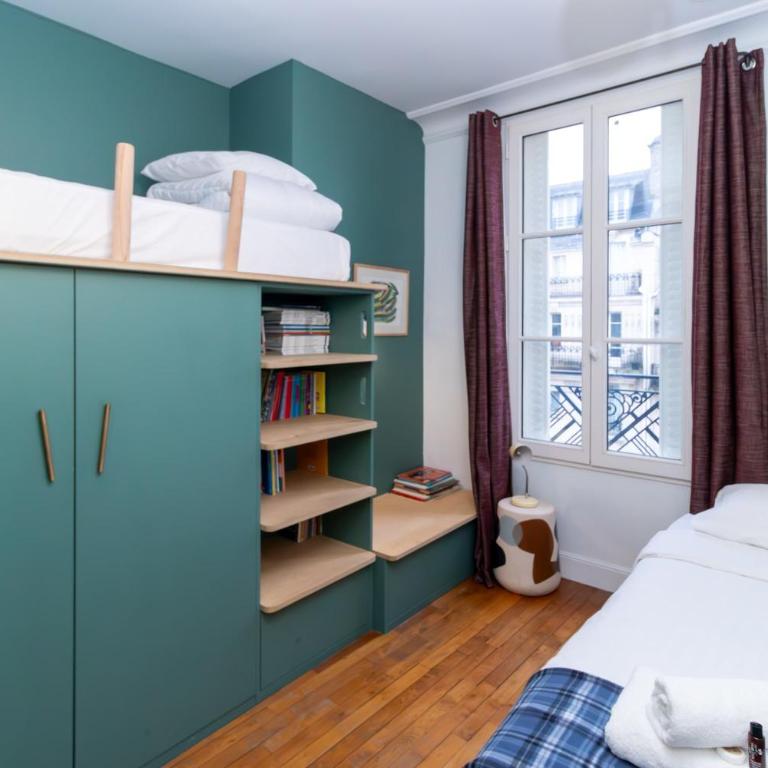 Superb flat with terrace in the centre of Paris - Three-Bedroom Apartment - 4