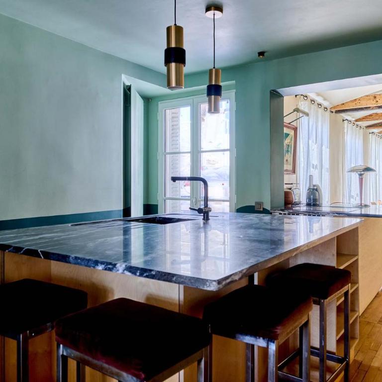 Superb flat with terrace in the centre of Paris - Three-Bedroom Apartment - 6