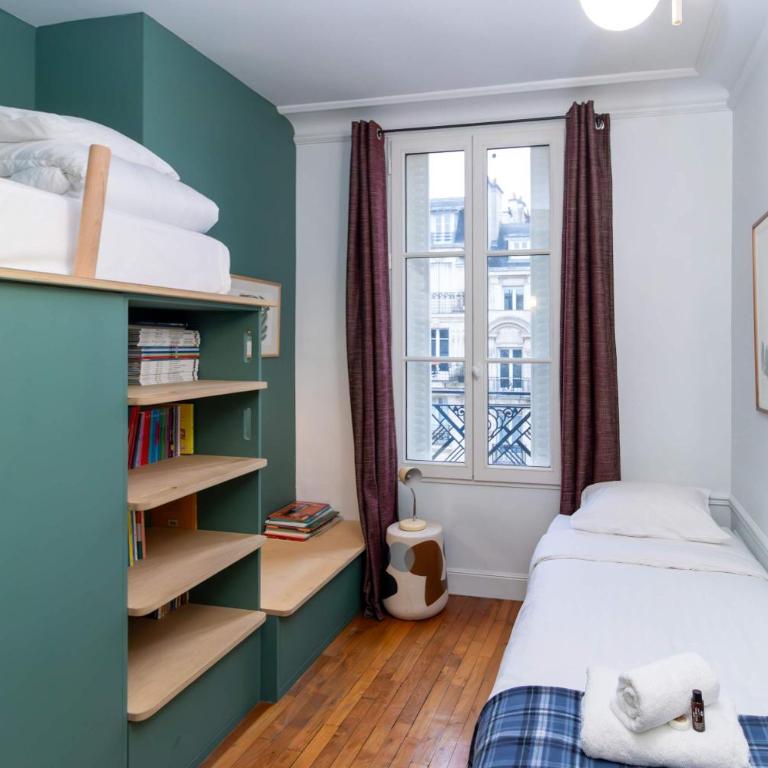 Superb flat with terrace in the centre of Paris - Three-Bedroom Apartment - 17