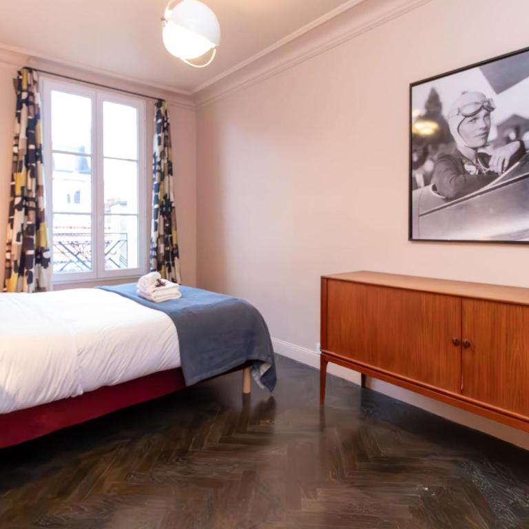 Superb flat with terrace in the centre of Paris - Three-Bedroom Apartment - 21