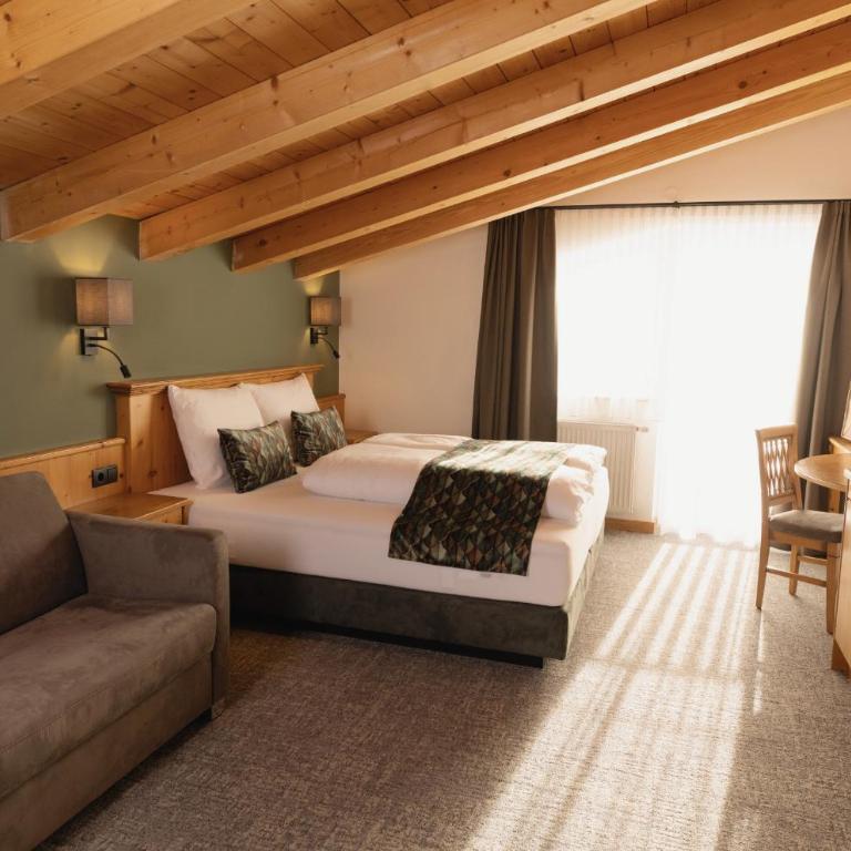 Hotel loj - our kind of place - Camera Quadrupla con Vasca - 2
