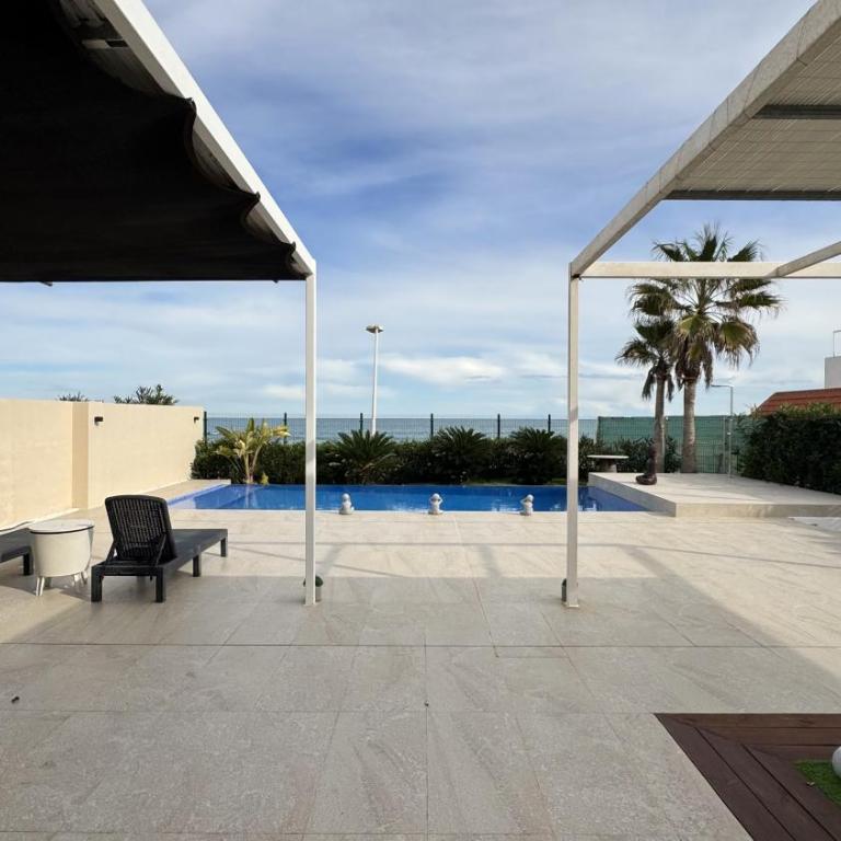 Casa Del Mar, piscina privada frente al mar - Three-Bedroom House - 48