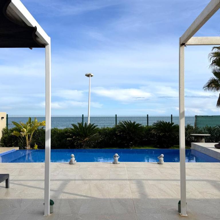 Casa Del Mar, piscina privada frente al mar - Three-Bedroom House - 60
