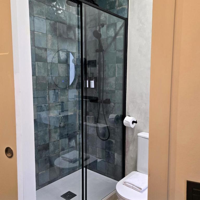 Hostal Main Street Madrid - Double Room with Extra Bed - 3