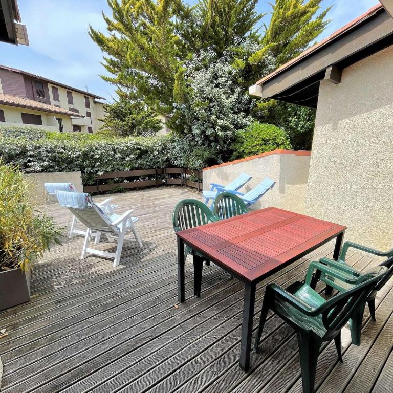 Réf 273 Seignosse Océan, Villa Patio classée 2 étoiles ,à 250m de la plage, avec place de parking et piscine commune , 4 personnes - One-Bedroom House - 1
