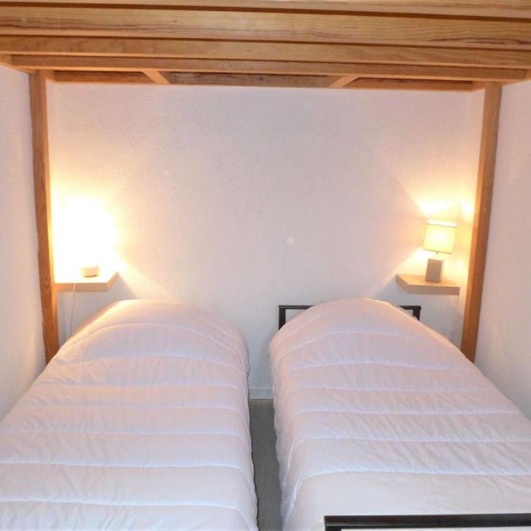 Réf 273 Seignosse Océan, Villa Patio classée 2 étoiles ,à 250m de la plage, avec place de parking et piscine commune , 4 personnes - One-Bedroom House - 6