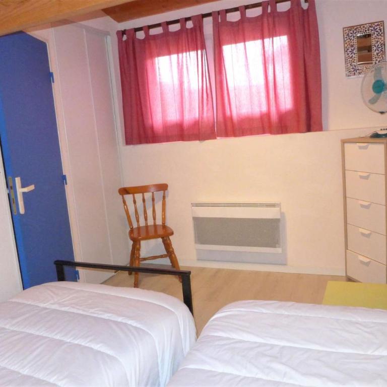 Réf 273 Seignosse Océan, Villa Patio classée 2 étoiles ,à 250m de la plage, avec place de parking et piscine commune , 4 personnes - One-Bedroom House - 7