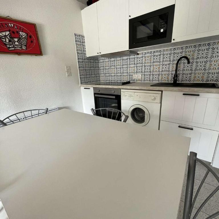 Réf 273 Seignosse Océan, Villa Patio classée 2 étoiles ,à 250m de la plage, avec place de parking et piscine commune , 4 personnes - One-Bedroom House - 12
