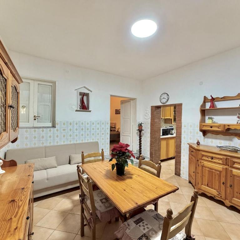 La Casa di Bijou a Napoli Materdei con giardino - Two-Bedroom House - 38
