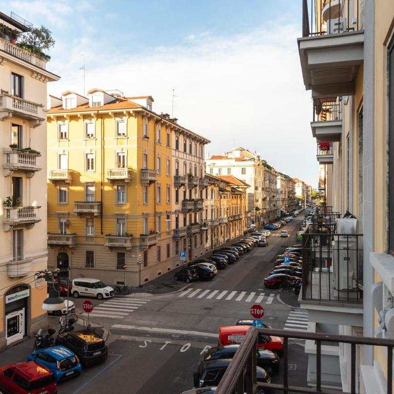 Youhosty - Compagnoni 8 - Appartamento con 2 Camere da Letto - 2