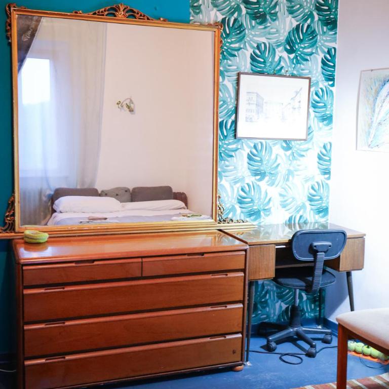 Monstera room Vicino al centro - Camera Matrimoniale con Vista Montagna - 7