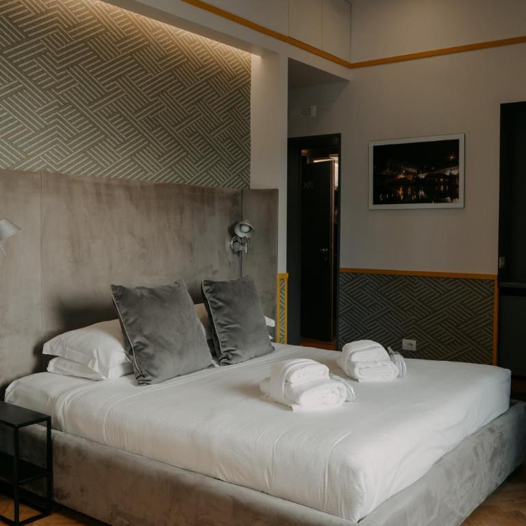 Roma Five Suites - Deluxe Double Room with View - 27