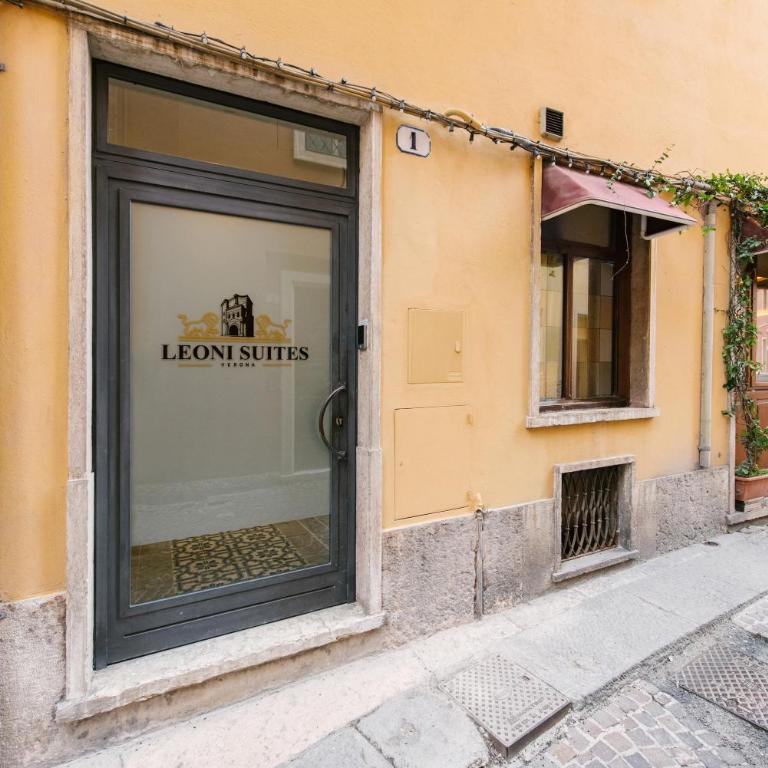 Leoni Suites - Camera Tripla Deluxe - 12