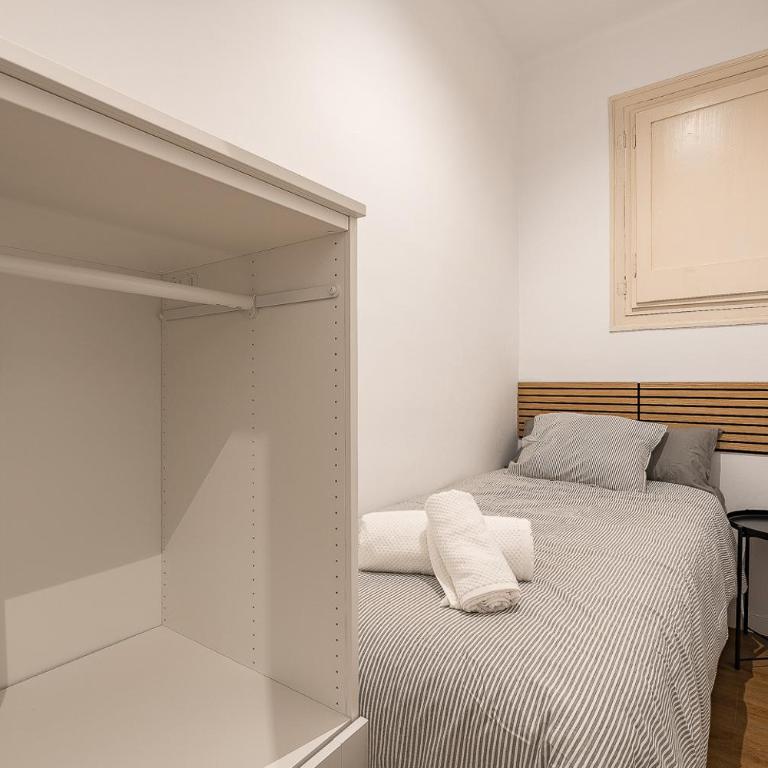Apartamento reformado de 3 habitaciones en Sagrada Familia - Three-Bedroom Apartment - 29