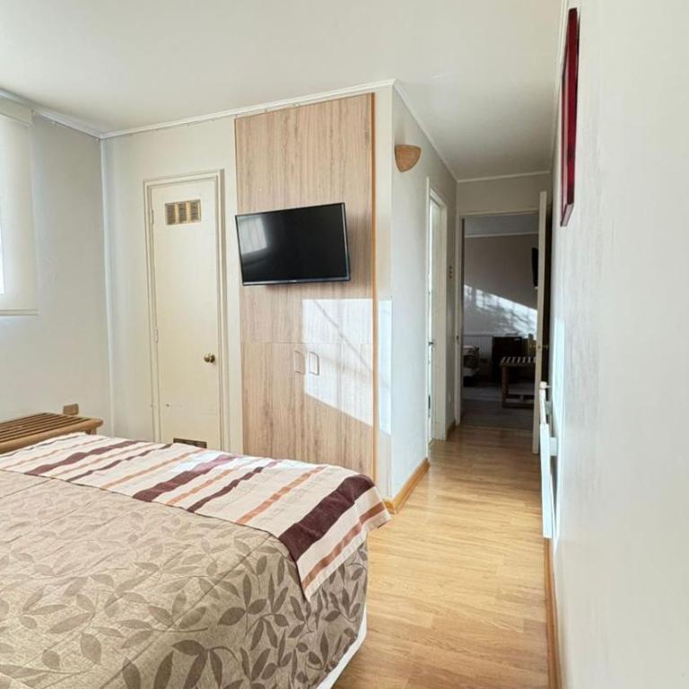 Hotel Vallenar - Triple Room with Private Bathroom - 4