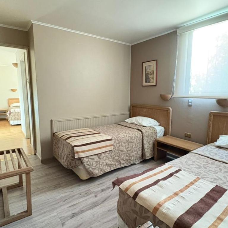 Hotel Vallenar - Triple Room with Private Bathroom - 6