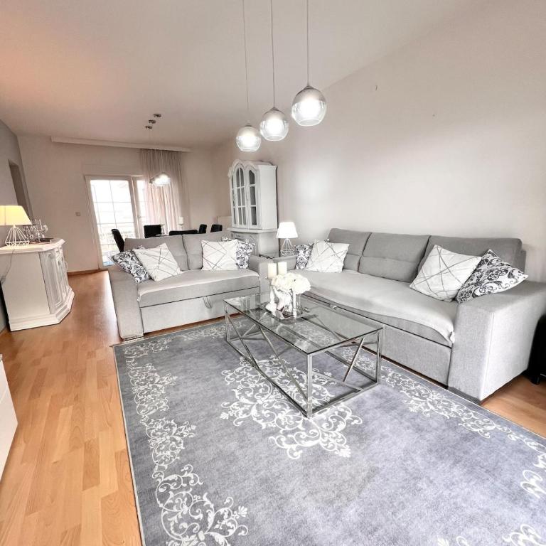 Entire House with THE BEST View and Garage - Vila sa Pogledom na Vrt - 14