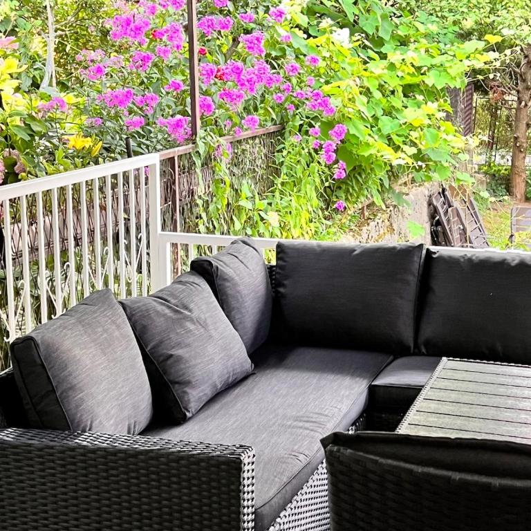 Entire House with THE BEST View and Garage - Vila sa Pogledom na Vrt - 5