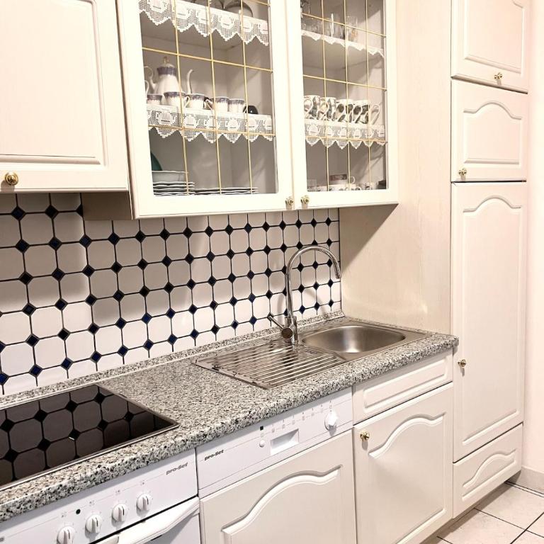 Entire House with THE BEST View and Garage - Vila sa Pogledom na Vrt - 20