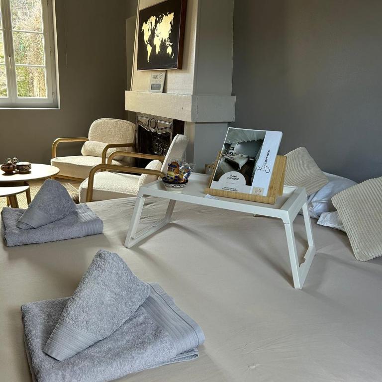Suite Une Bulle d Evidence avec baignoire spa - Chambre Double Deluxe avec Baignoire - 6