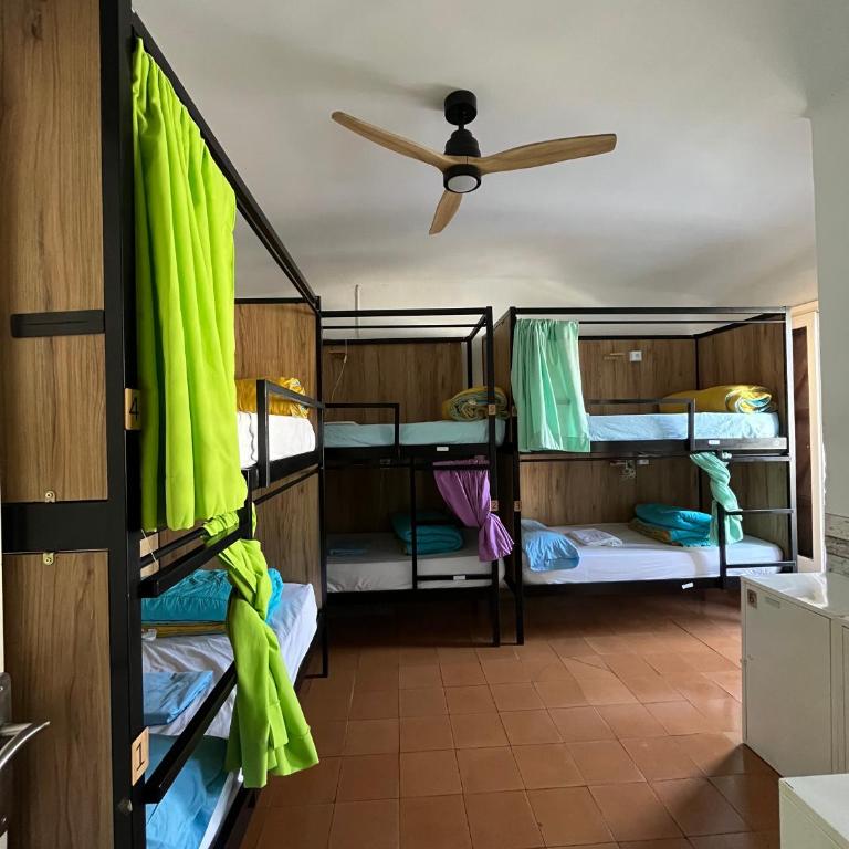 Can Cocollona - Cama en habitación compartida de 6 camas - 2
