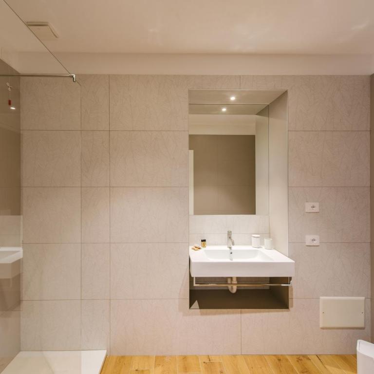 Leoni Suites - Camera Tripla Comfort - 8