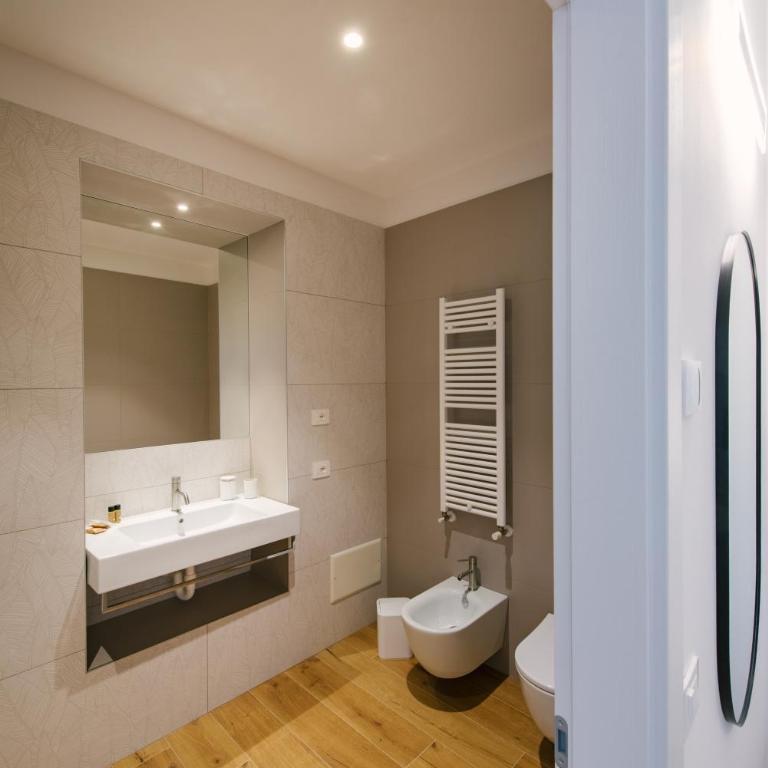 Leoni Suites - Camera Tripla Comfort - 7