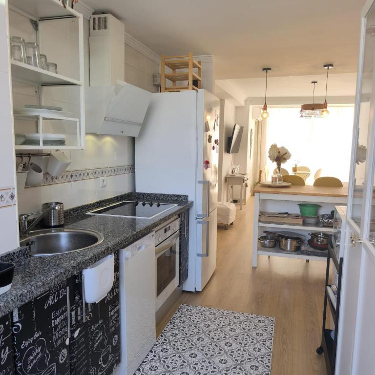 Bonito apartamento céntrico al lado del mar - Three-Bedroom Apartment - 21