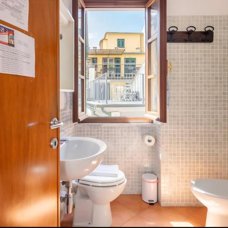 Affittacamere IVO - CAMERA 2 - Camera Matrimoniale con Bagno Privato - 4