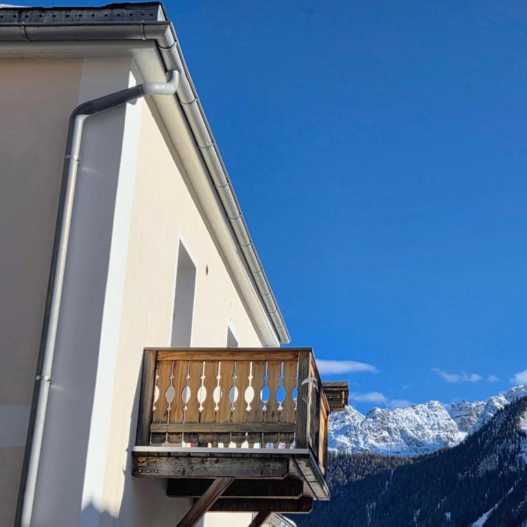 Chasa Bellavista - Apartment mit 3 Schlafzimmern und Balkon - 10