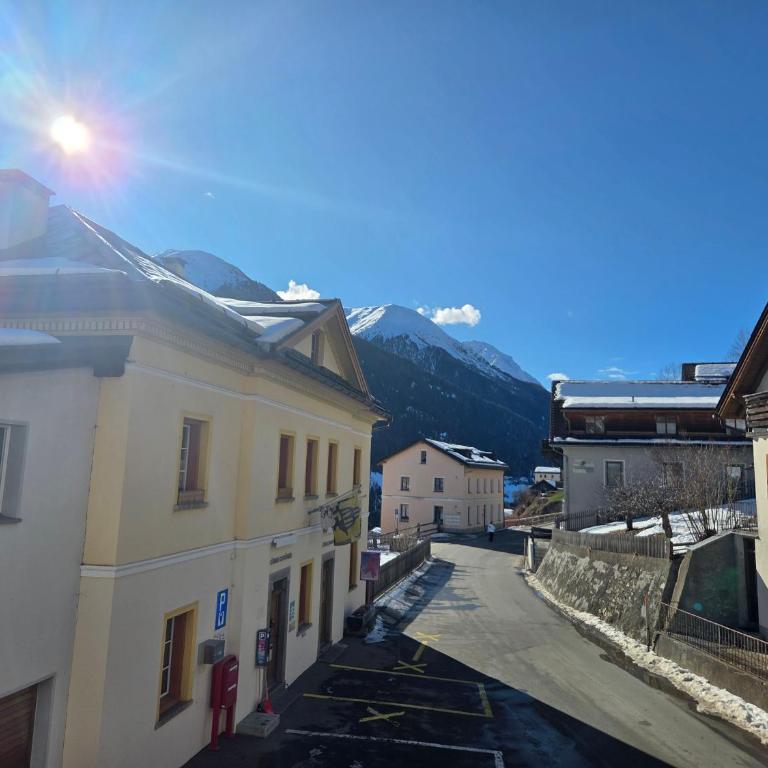 Chasa Bellavista - Apartment mit 3 Schlafzimmern und Balkon - 13
