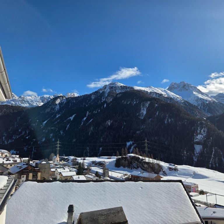 Chasa Bellavista - Apartment mit 3 Schlafzimmern und Balkon - 15